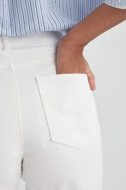 DeFacto Slim Flare Fit İspanyol Paça Yüksek Bel Jean Pantolon 12 DeFacto Slim Flare Fit İspanyol Paça Yüksek Bel Jean Pantolon -Tunik Style A3483AX 23SM WT1 05 01