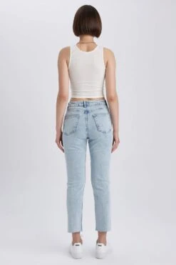 DeFacto Yırtık Detaylı Kesik Uç Paça Uzun Jean Pantolon -Tunik Style A7011AX 23HS NM39 07 01