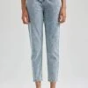 DeFacto Mom Fit Bilek Boy Jean Pantolon -Tunik Style A7494AX 23AU NM39 01 01