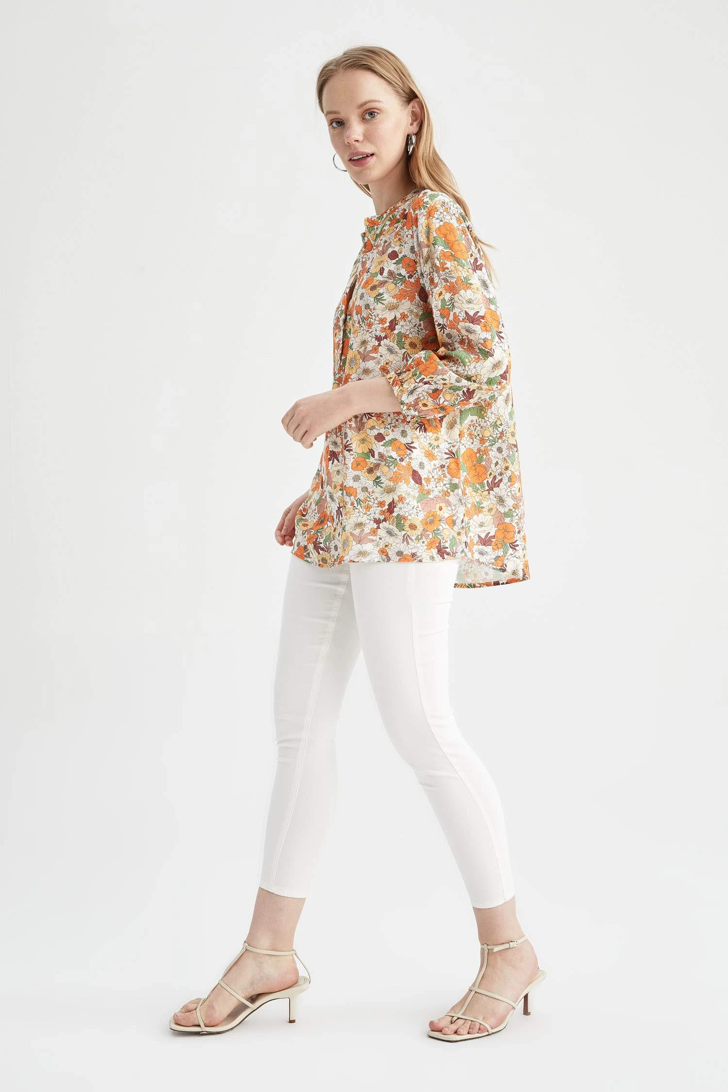 DeFacto Traditional Regular Fit Hakim Yaka Çiçek Desenli Gömlek 4 DeFacto Traditional Regular Fit Hakim Yaka Çiçek Desenli Gömlek – Bild 2