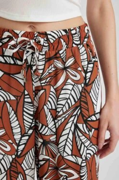 DeFacto Traditional Desenli Yüksek Bel Geniş Paça Cepli Viskon Pantolon -Tunik Style J8739AZ 23SM OG344 06 01