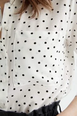 DeFacto Regular Fit Puantiyeli Viskon Gömlek -Tunik Style N2517AZ 22SP BK27 06 01