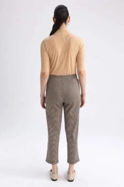 DeFacto Kazayağı Desenli Beli Bağcıklı Relax Fit Jogger Pantolon -Tunik Style T4089AZ 22AU BG197 06 02