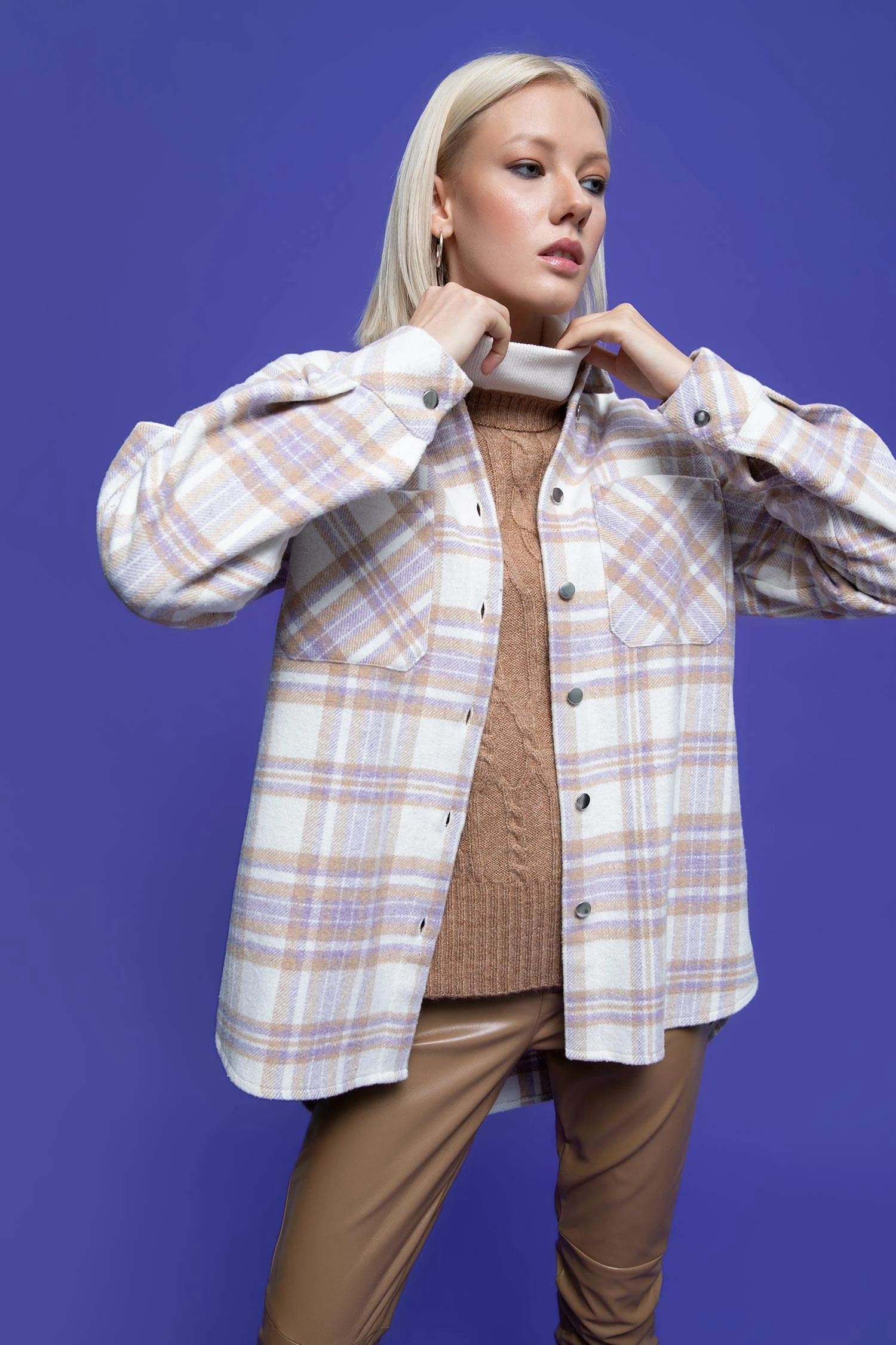 DeFacto Oversize Fit Retro Ekoseli Oduncu Gömlek Tunik 4 DeFacto Oversize Fit Retro Ekoseli Oduncu Gömlek Tunik – Bild 2