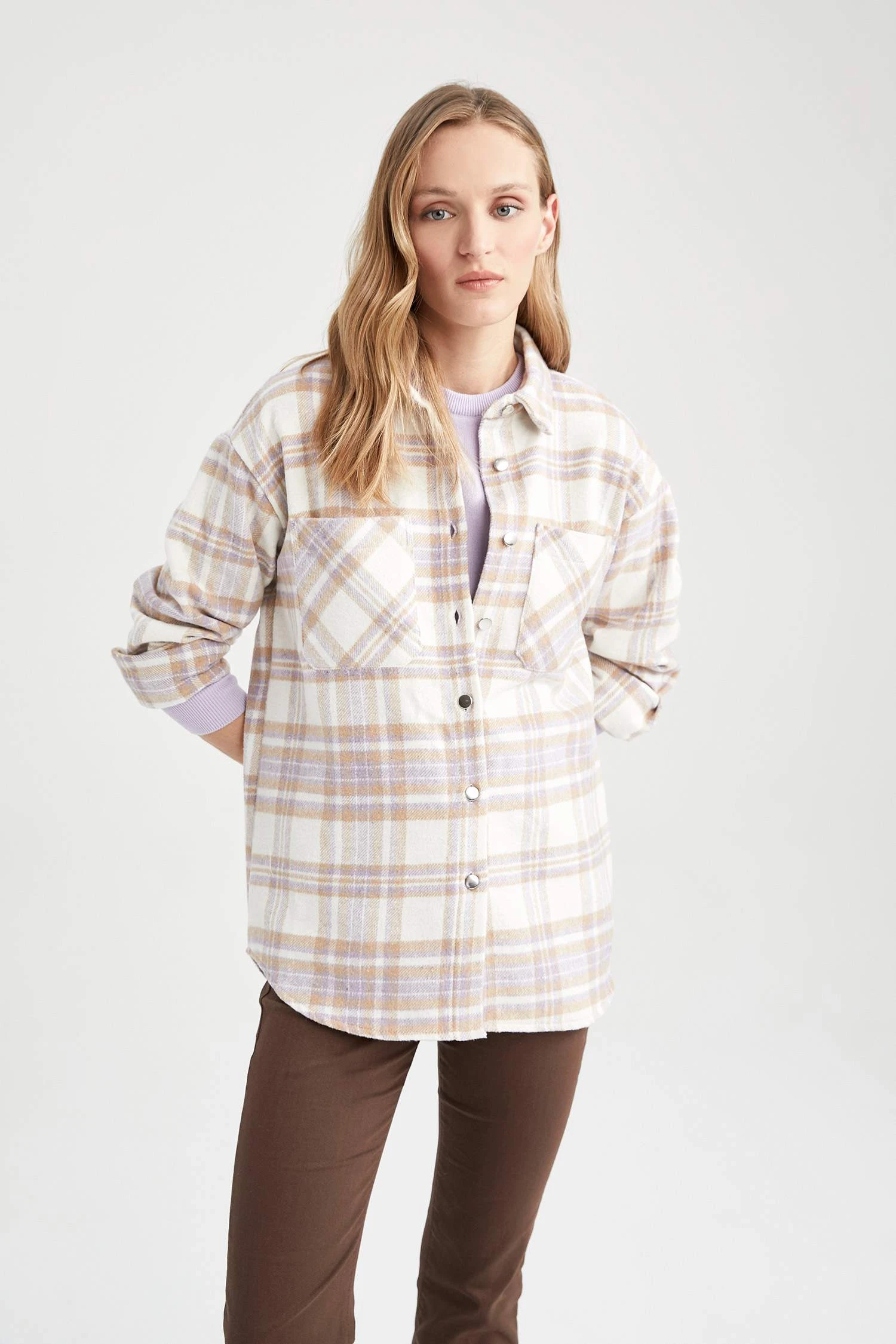 DeFacto Oversize Fit Retro Ekoseli Oduncu Gömlek Tunik 8 DeFacto Oversize Fit Retro Ekoseli Oduncu Gömlek Tunik – Bild 6