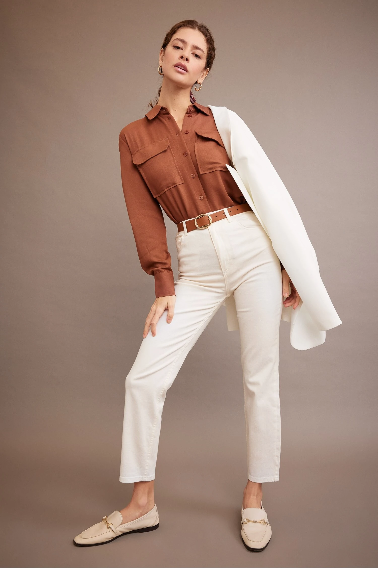 DeFacto Regular Fit Cepli Uzun Kollu Viskon Gömlek 4 DeFacto Regular Fit Cepli Uzun Kollu Viskon Gömlek – Bild 2