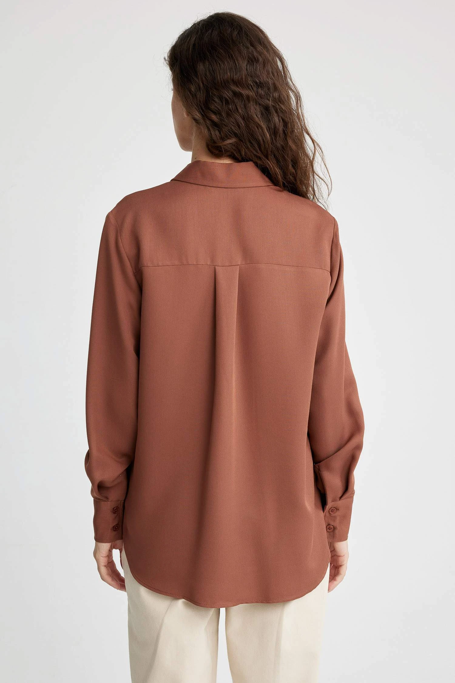 DeFacto Regular Fit Cepli Uzun Kollu Viskon Gömlek 10 DeFacto Regular Fit Cepli Uzun Kollu Viskon Gömlek – Bild 8