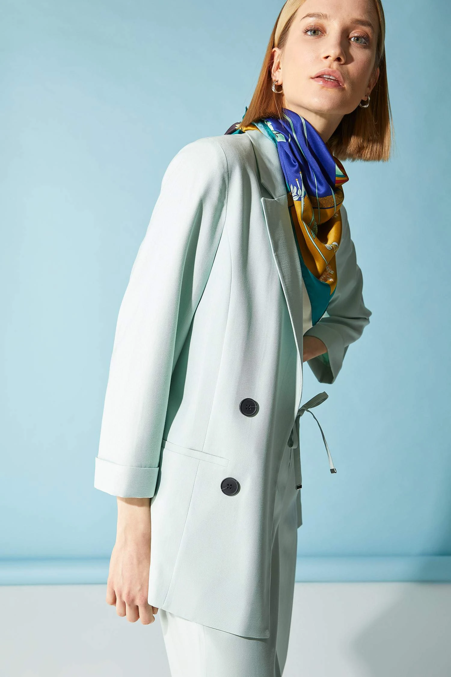 DeFacto Loose Fit Yarım Kollu Viskon Blazer Ceket 3 DeFacto Loose Fit Yarım Kollu Viskon Blazer Ceket