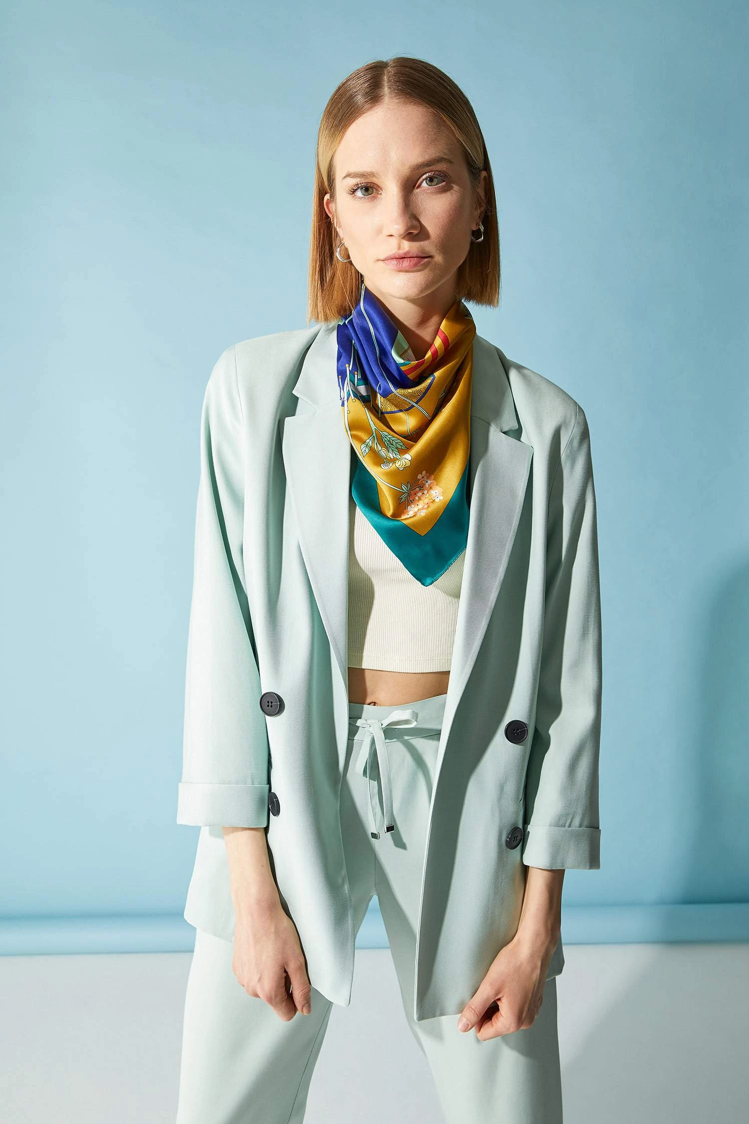 DeFacto Loose Fit Yarım Kollu Viskon Blazer Ceket 5 DeFacto Loose Fit Yarım Kollu Viskon Blazer Ceket – Bild 3