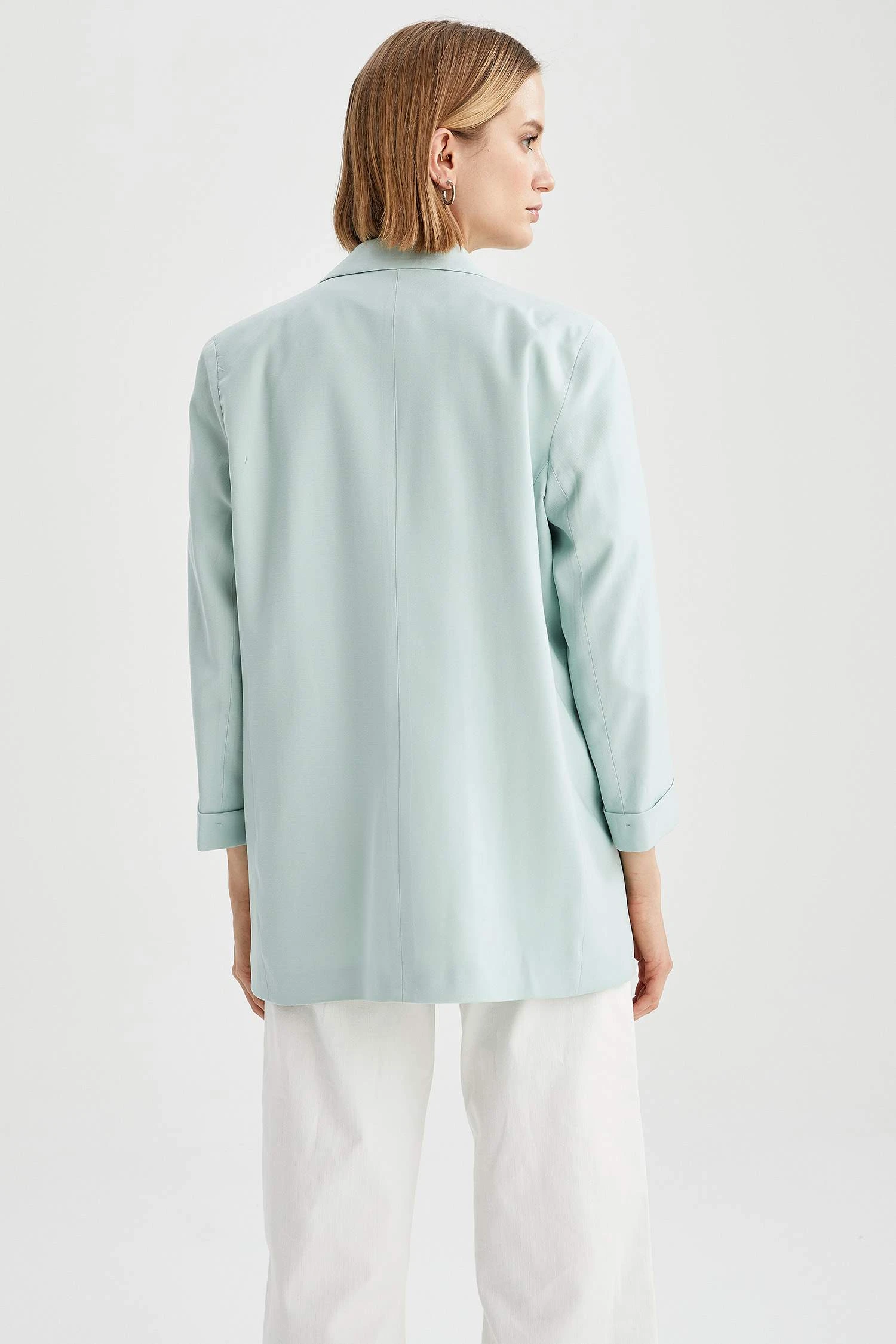 DeFacto Loose Fit Yarım Kollu Viskon Blazer Ceket 8 DeFacto Loose Fit Yarım Kollu Viskon Blazer Ceket – Bild 6