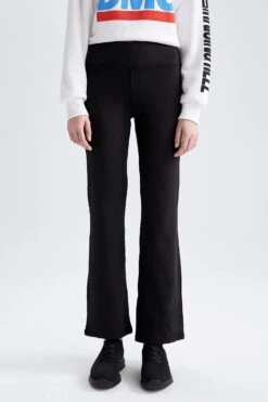 DeFactoFit Regular Fit Yüksek Bel Geniş Paça İçi Yumuşak Tüylü Warmtech Eşofman Altı -Tunik Style W0360AZ 22AU BK81 04 02