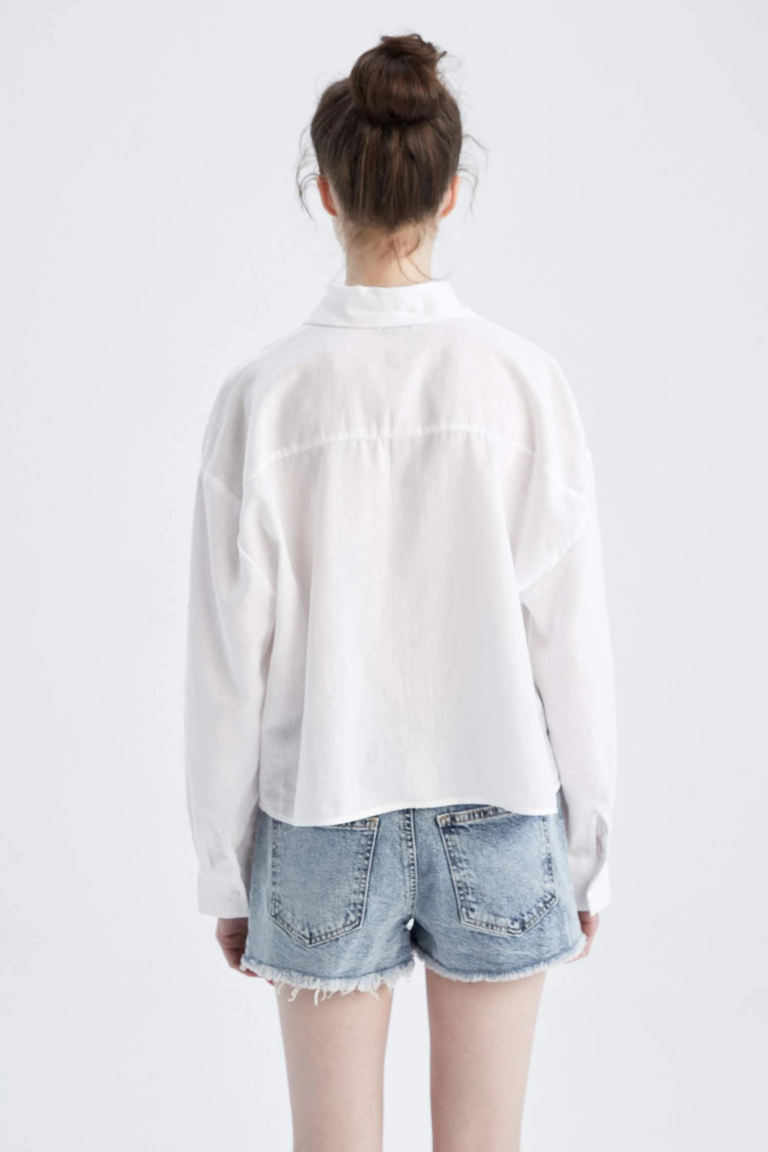 DeFacto Oversize Fit Keten Karışımlı Uzun Kollu Gömlek 8 DeFacto Oversize Fit Keten Karışımlı Uzun Kollu Gömlek – Bild 6