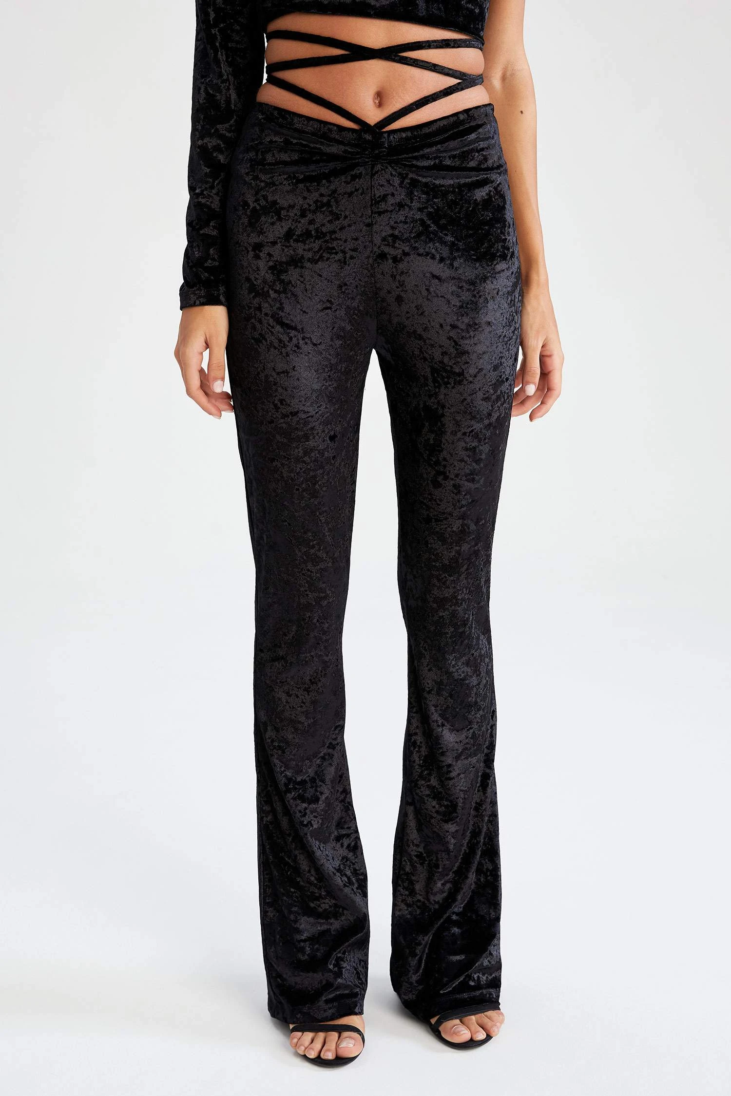 DeFacto İspanyol Paça Bel Detaylı Kadife Pantolon 8 DeFacto İspanyol Paça Bel Detaylı Kadife Pantolon – Bild 6