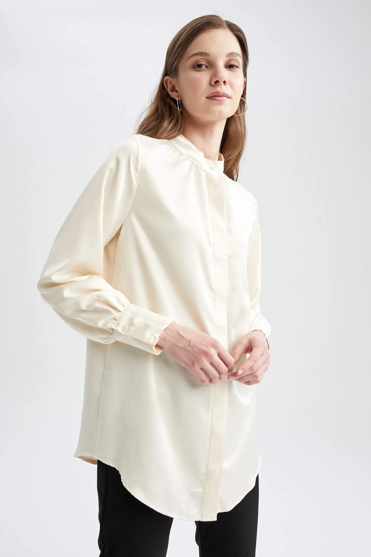 DeFacto Regular Fit Hakim Yaka Uzun Kollu Saten Tunik Gömlek 3 DeFacto Regular Fit Hakim Yaka Uzun Kollu Saten Tunik Gömlek