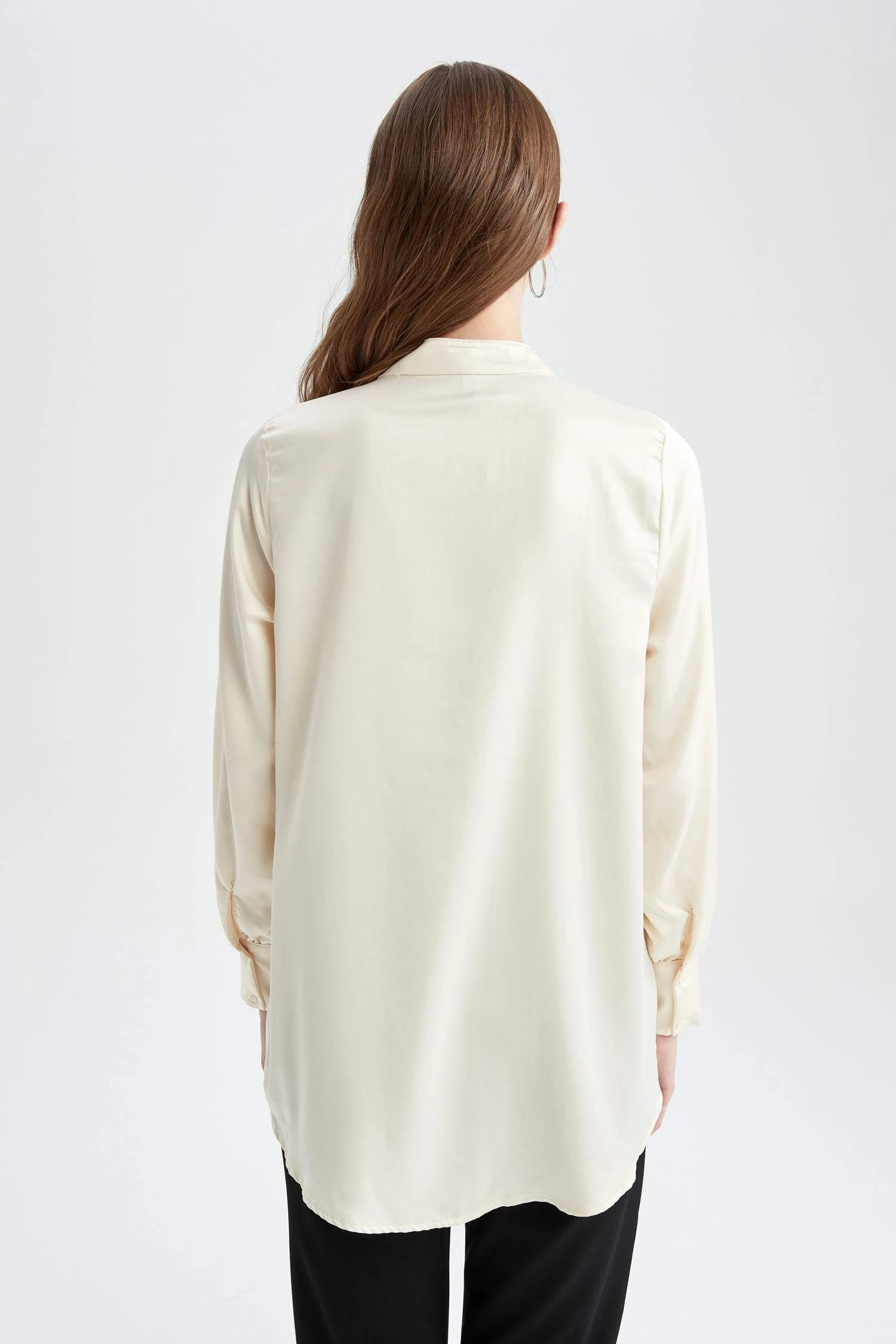 DeFacto Regular Fit Hakim Yaka Uzun Kollu Saten Tunik Gömlek 8 DeFacto Regular Fit Hakim Yaka Uzun Kollu Saten Tunik Gömlek – Bild 6