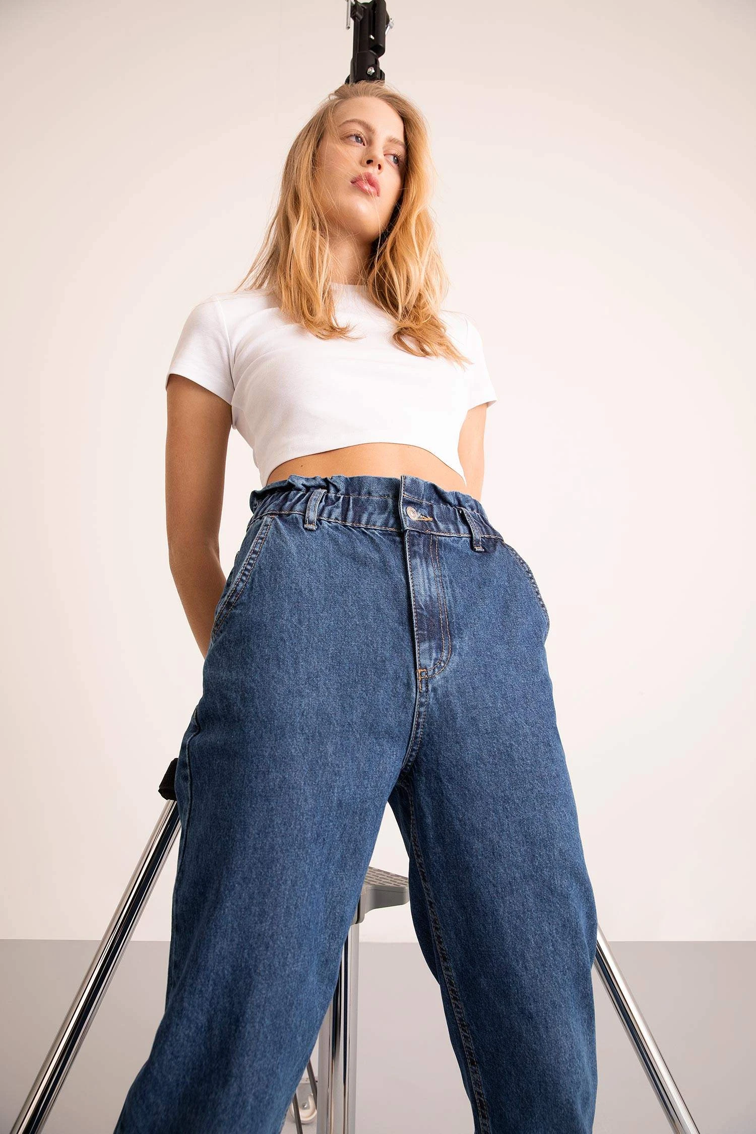 DeFacto Paperbag Yıkamalı Yüksek Bel Crop Jean %100 Pamuk Pantolon 11 DeFacto Paperbag Yıkamalı Yüksek Bel Crop Jean %100 Pamuk Pantolon – Bild 9