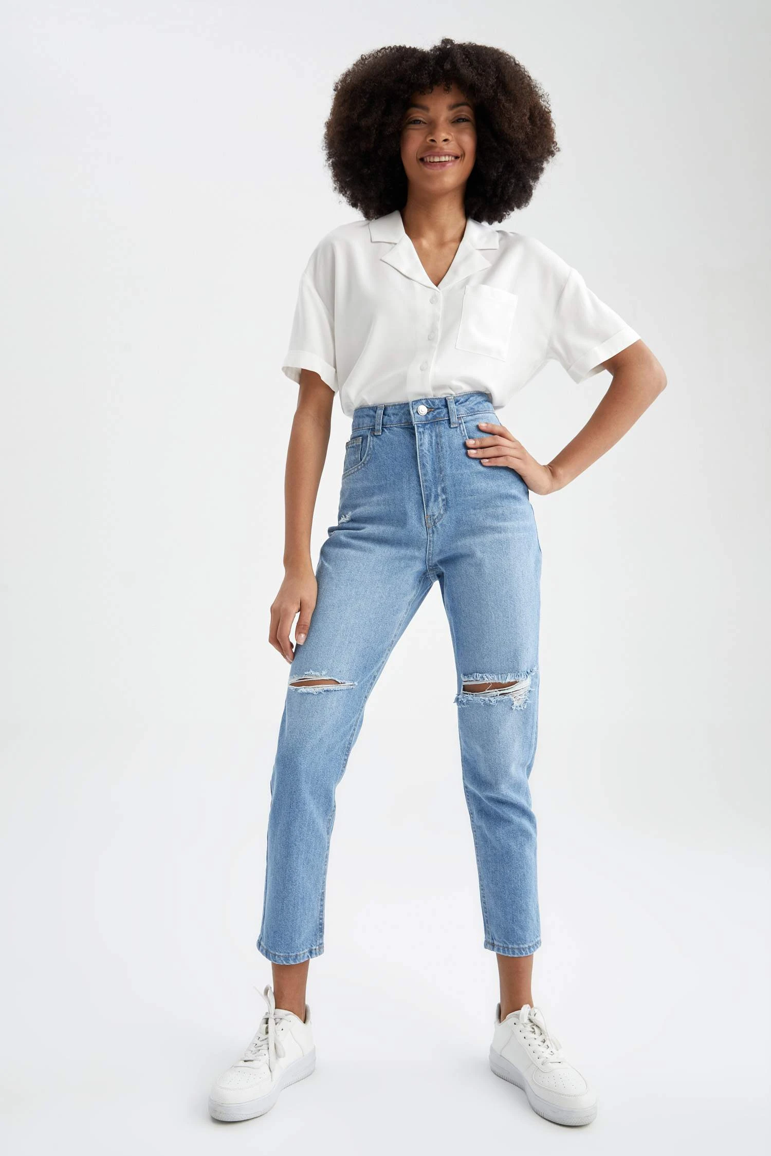 DeFacto Mom Fit Yüksek Bel Yırtık Detaylı Biley Boy Jean %100 Pamuk Pantolon 6 DeFacto Mom Fit Yüksek Bel Yırtık Detaylı Biley Boy Jean %100 Pamuk Pantolon – Bild 4