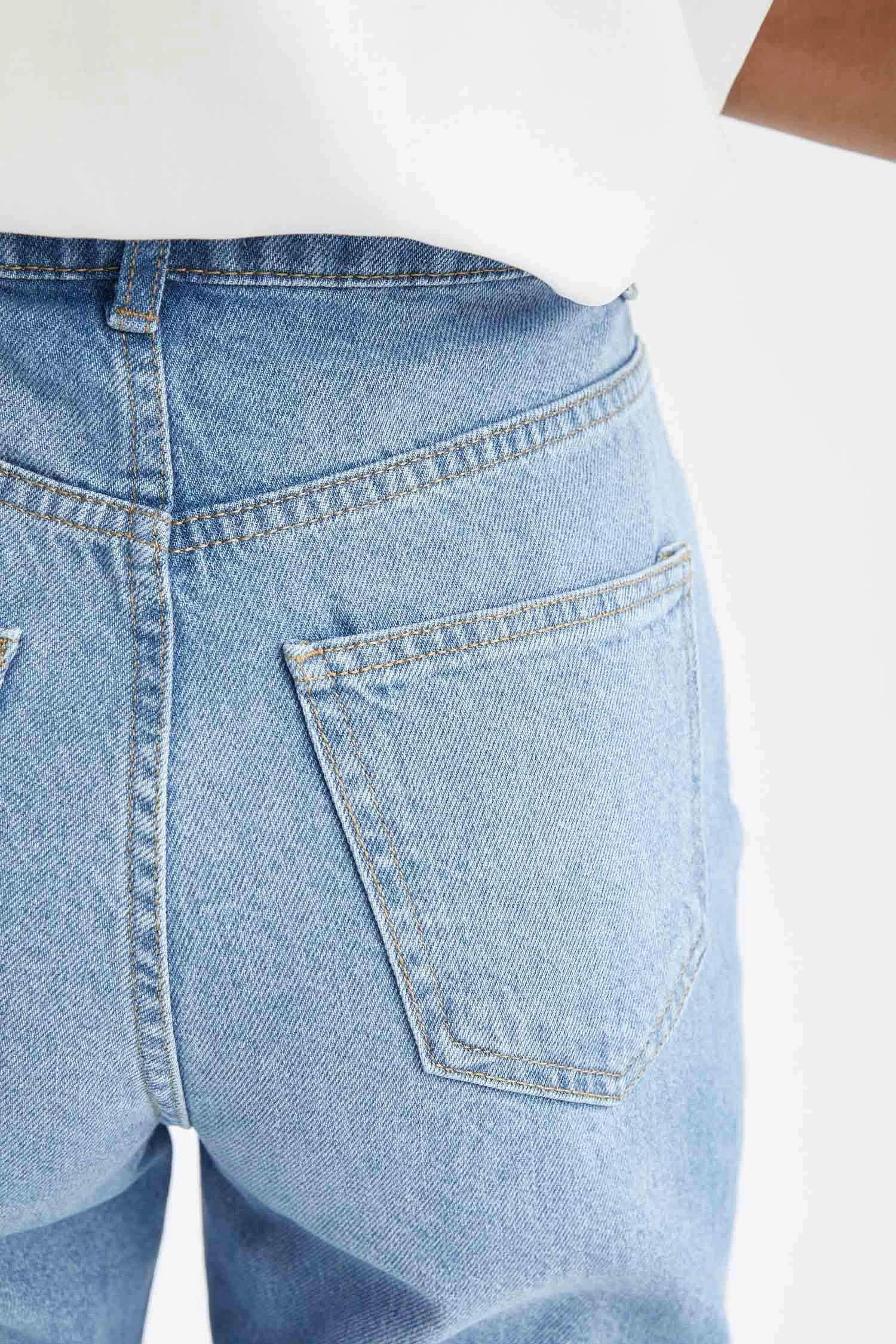 DeFacto Mom Fit Yüksek Bel Yırtık Detaylı Biley Boy Jean %100 Pamuk Pantolon 8 DeFacto Mom Fit Yüksek Bel Yırtık Detaylı Biley Boy Jean %100 Pamuk Pantolon – Bild 6