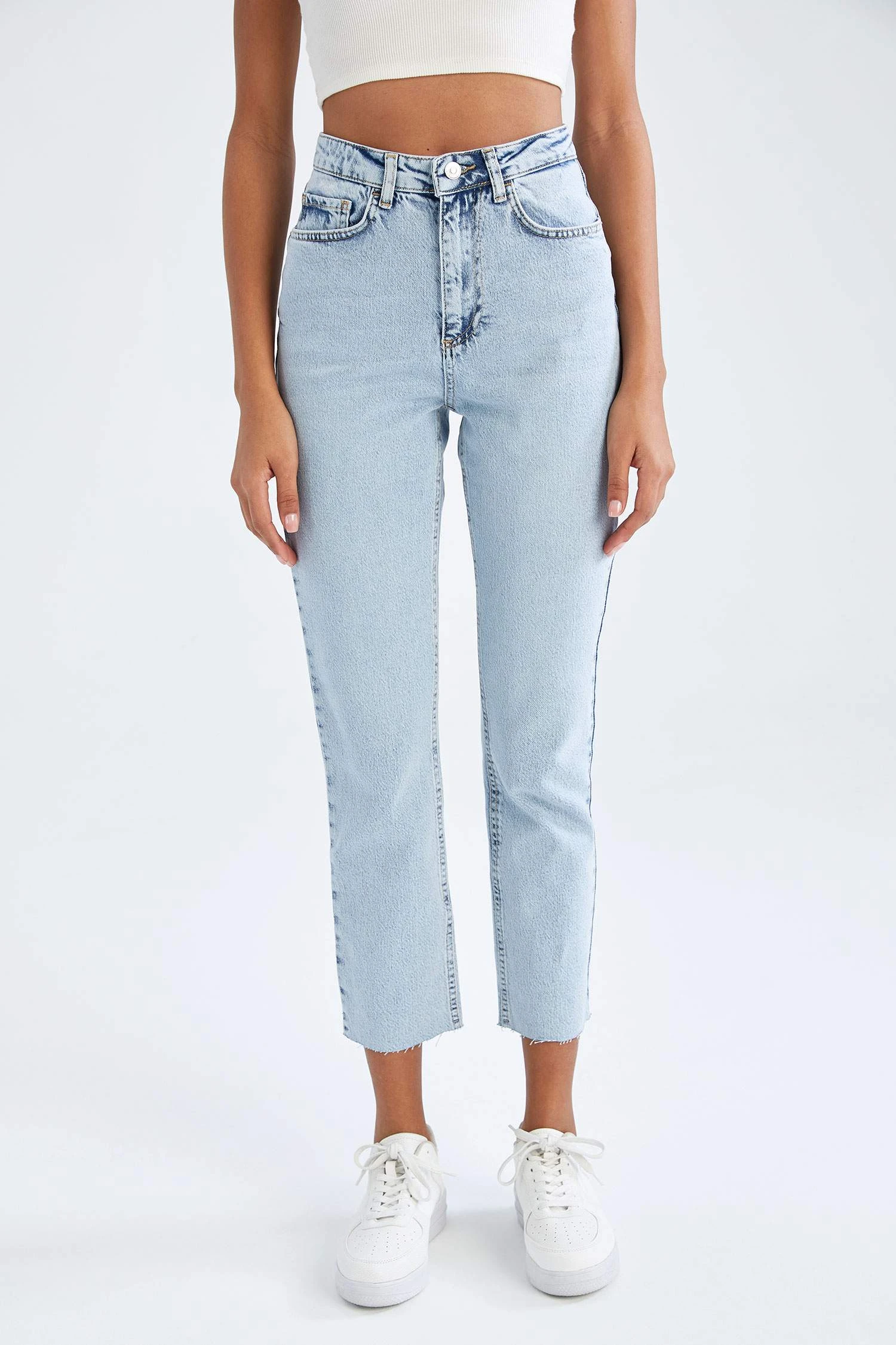 DeFacto Mary Straight Fit Yüksek Bel Jean Pantolon 3 DeFacto Mary Straight Fit Yüksek Bel Jean Pantolon