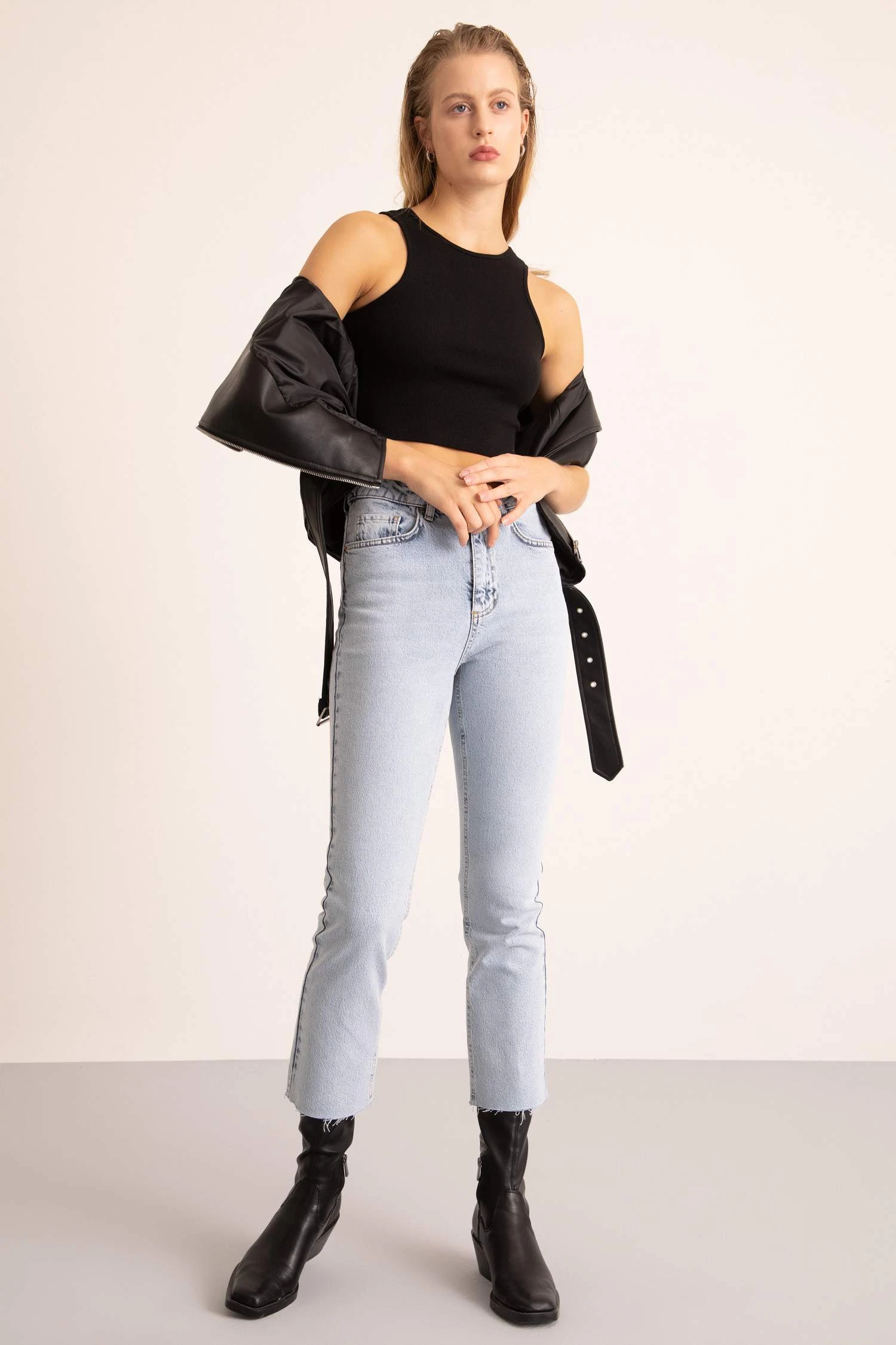 DeFacto Mary Straight Fit Yüksek Bel Jean Pantolon 9 DeFacto Mary Straight Fit Yüksek Bel Jean Pantolon – Bild 7