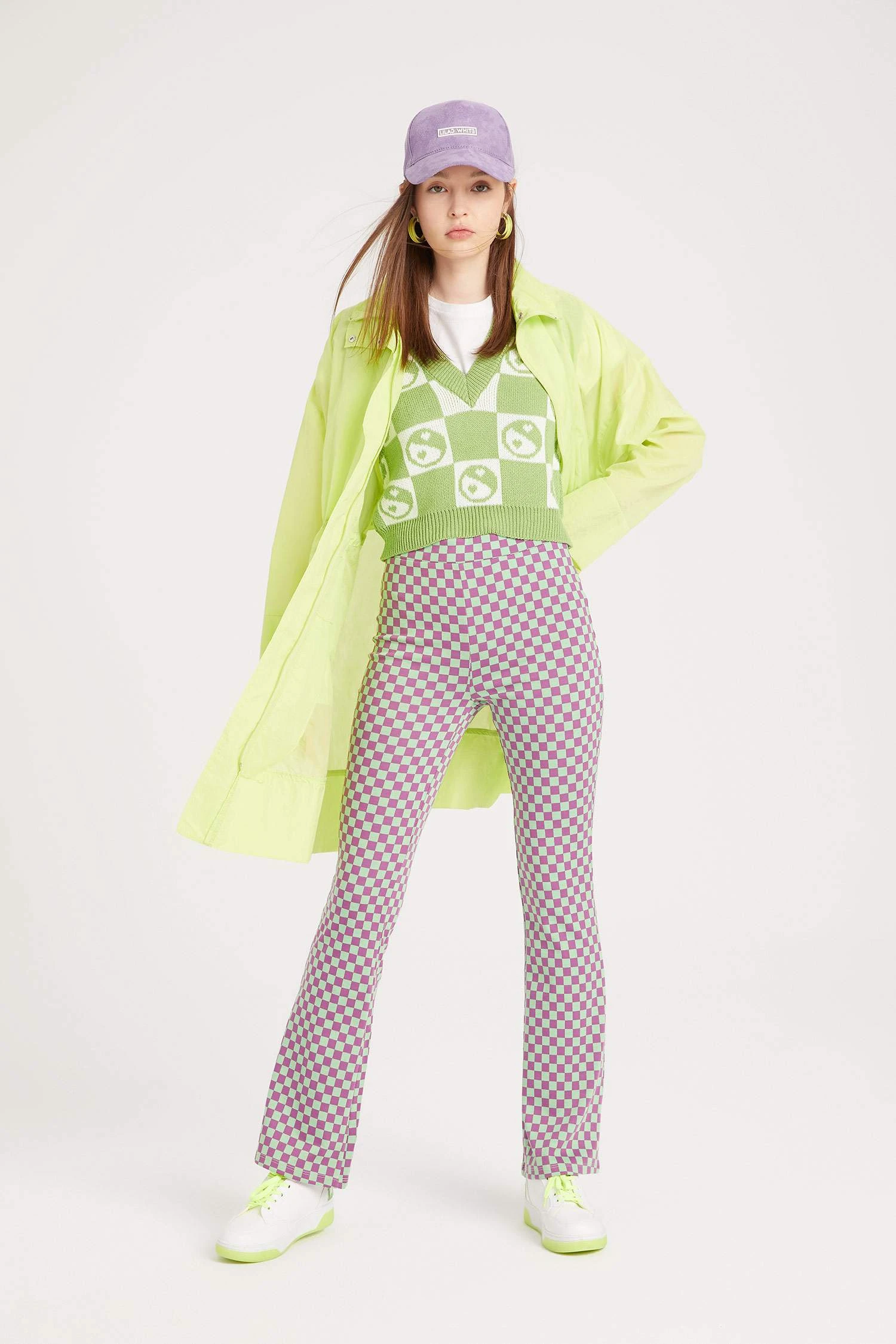 DeFacto Flare Fit Dama Desenli Jakarlı İspanyol Paça Pantolon 3 DeFacto Flare Fit Dama Desenli Jakarlı İspanyol Paça Pantolon