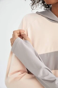 DeFacto Regular Fit Kapüşonlu Renk Bloklu Krep Uzun Kollu Tunik 20 DeFacto Regular Fit Kapüşonlu Renk Bloklu Krep Uzun Kollu Tunik -Tunik Style X4624AZ 22SM GR111 09 02