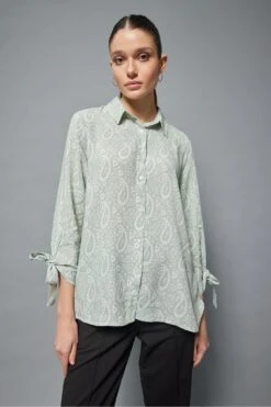 DeFacto Traditional Regular Fit Desenli Fiyonk Detaylı Gömlek -Tunik Style X6695AZ 23SP GN50 03 02