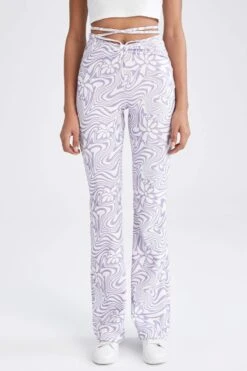 DeFacto Coool Desenli Normal Bel İspanyol Paça Uzun Pantolon -Tunik Style X7048AZ 22SP PR40 08 01