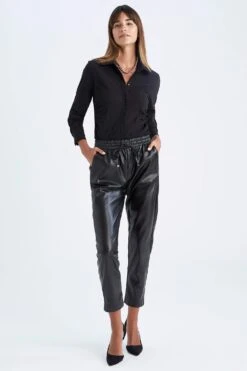 DeFacto Jogger Yüksek Bel Cepli Suni Deri Pantolon -Tunik Style X8320AZ 22WN BK27 02 01