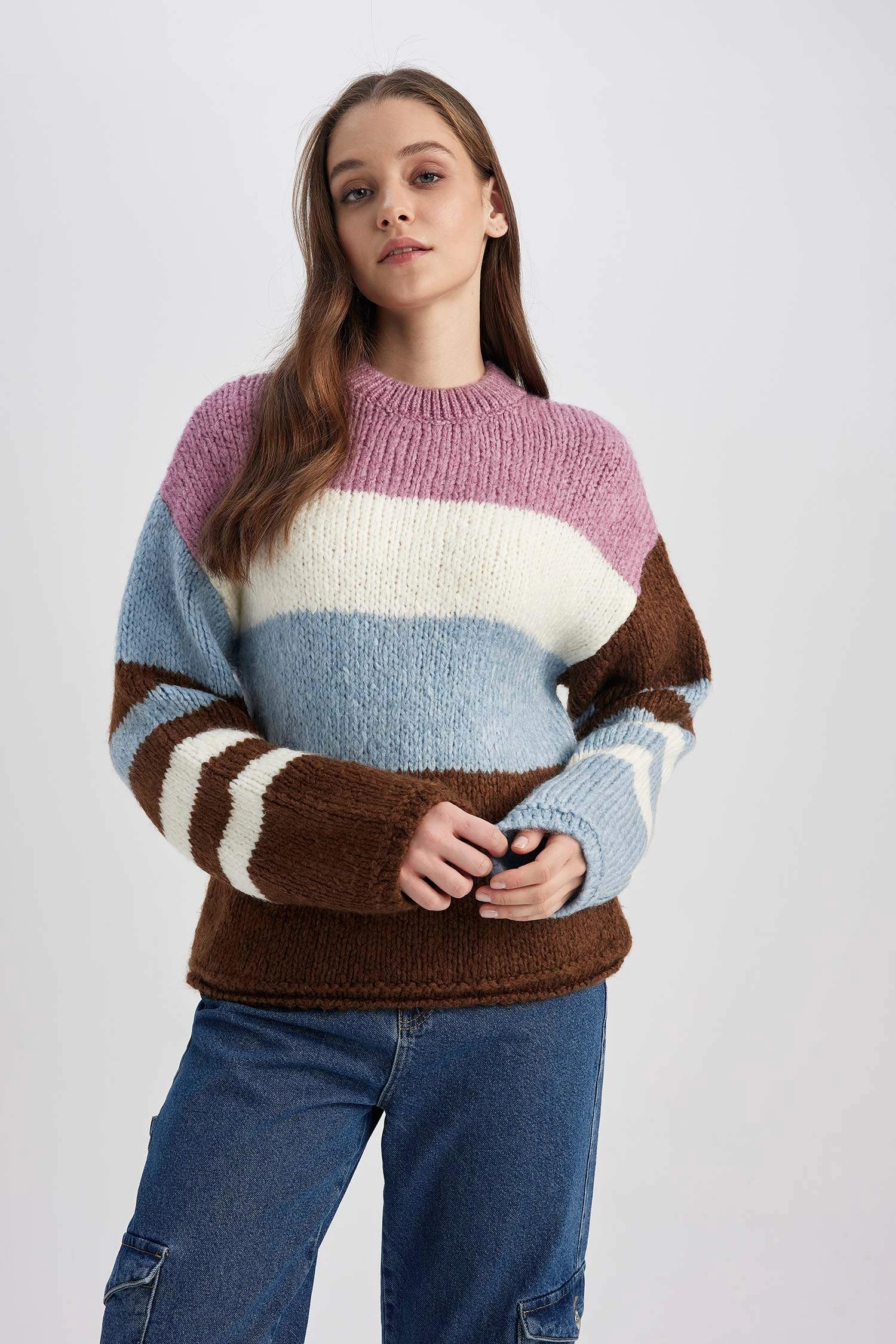 DeFacto Coool Oversize Fit Bisiklet Yaka Triko Kazak 5 DeFacto Coool Oversize Fit Bisiklet Yaka Triko Kazak – Bild 3