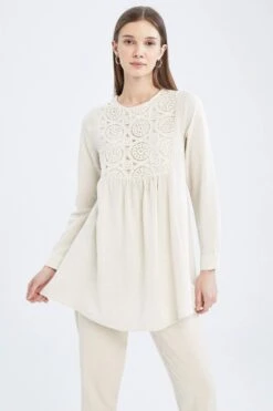 DeFacto Regular Fit Bisiklet Yaka Dantel Detaylı Keten Karışımlı Uzun Kollu Tişört Tunik 14 DeFacto Regular Fit Bisiklet Yaka Dantel Detaylı Keten Karışımlı Uzun Kollu Tişört Tunik -Tunik Style Y1581AZ 22SP BG33 04 03
