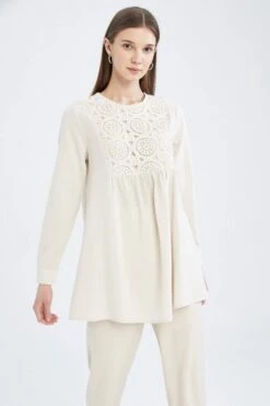 DeFacto Regular Fit Bisiklet Yaka Dantel Detaylı Keten Karışımlı Uzun Kollu Tişört Tunik 16 DeFacto Regular Fit Bisiklet Yaka Dantel Detaylı Keten Karışımlı Uzun Kollu Tişört Tunik -Tunik Style Y1581AZ 22SP BG33 06 02