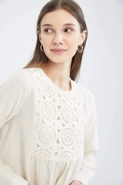 DeFacto Regular Fit Bisiklet Yaka Dantel Detaylı Keten Karışımlı Uzun Kollu Tişört Tunik 18 DeFacto Regular Fit Bisiklet Yaka Dantel Detaylı Keten Karışımlı Uzun Kollu Tişört Tunik -Tunik Style Y1581AZ 22SP BG33 08 01