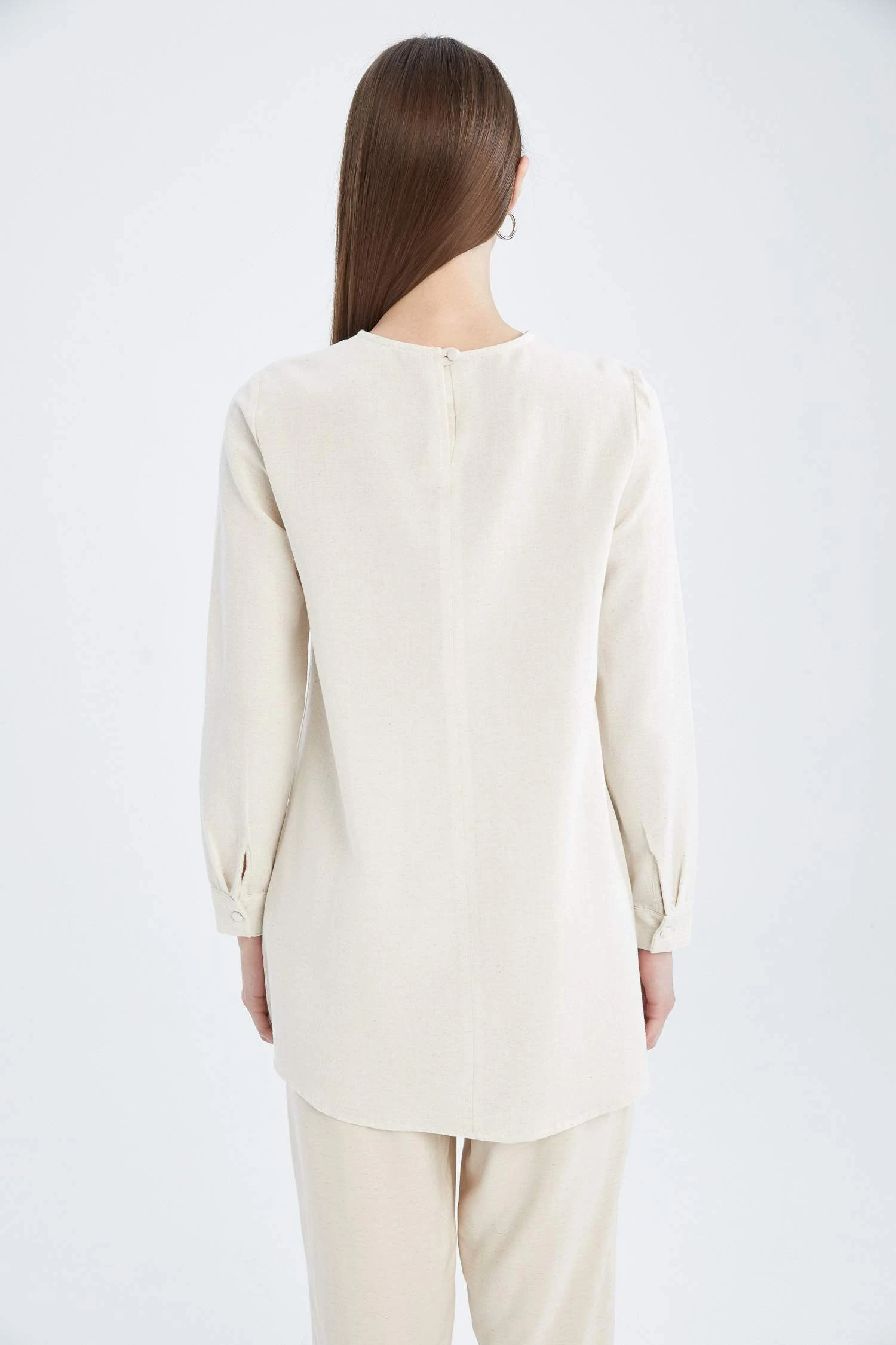 DeFacto Regular Fit Bisiklet Yaka Dantel Detaylı Keten Karışımlı Uzun Kollu Tişört Tunik 11 DeFacto Regular Fit Bisiklet Yaka Dantel Detaylı Keten Karışımlı Uzun Kollu Tişört Tunik – Bild 9