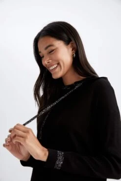 DeFacto Regular Fit Kapüşonlu Tunik -Tunik Style Y1604AZ 22WN BK27 08 01