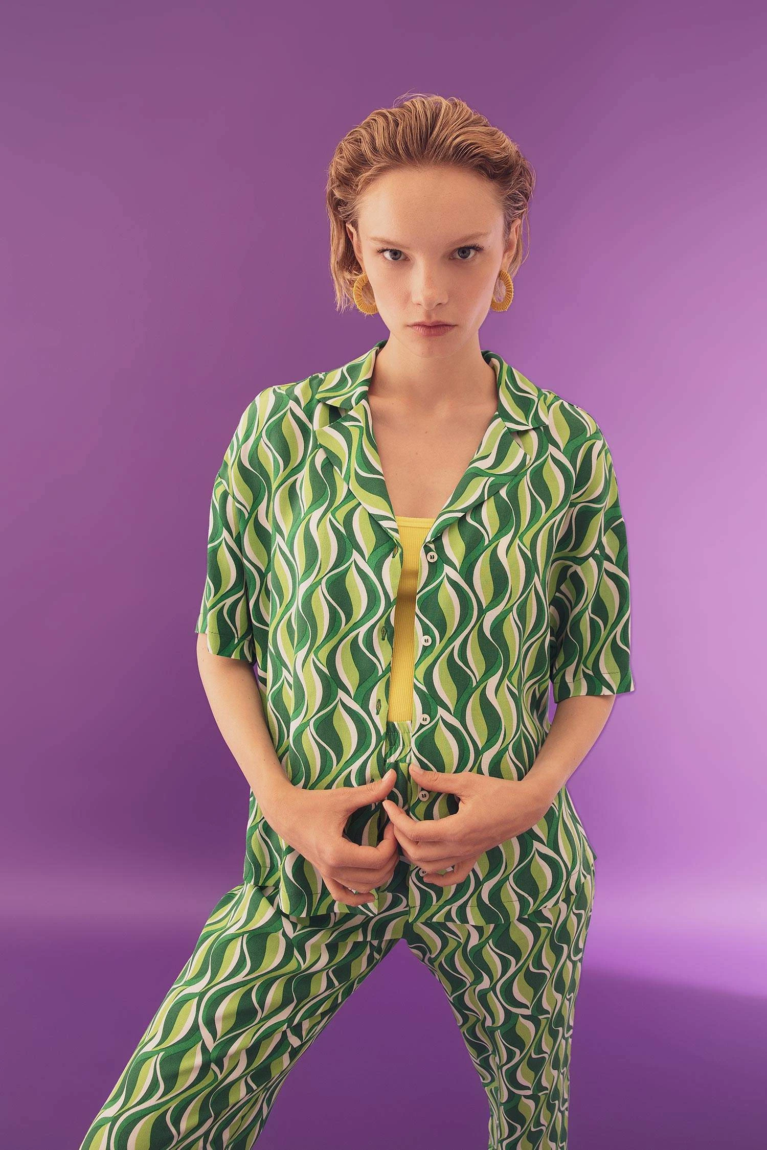 DeFacto Regular Fit Polo Yaka Maroken Kısa Kollu Gömlek 5 DeFacto Regular Fit Polo Yaka Maroken Kısa Kollu Gömlek – Bild 3