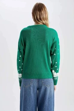 DeFacto Regular Fit Bisiklet Yaka Yılbaşı Temalı Ponponlu Kazak -Tunik Style Y3403AZ 22CW GN748 09 01