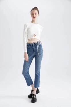 DeFacto Straight Fit Yüksek Bel Kesik Uçlu Paça Geri Dönüşümlü Jean Pantolon -Tunik Style Y8942AZ 22AU NM28 02 02