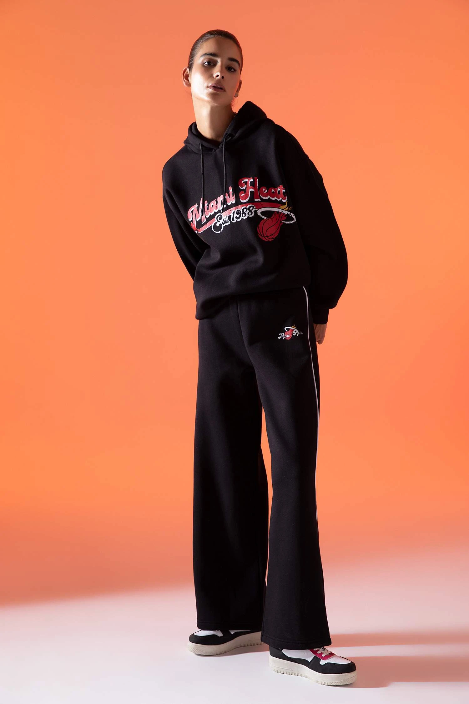 DeFactoFit NBA Miami Heat Sürdürülebilir Palazzo Eşofman Altı 5 DeFactoFit NBA Miami Heat Sürdürülebilir Palazzo Eşofman Altı – Bild 3