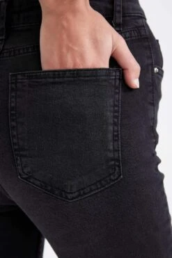 DeFacto Geniş Paça Jean Pantolon -Tunik Style Z4985AZ 22SM BK26 08 01