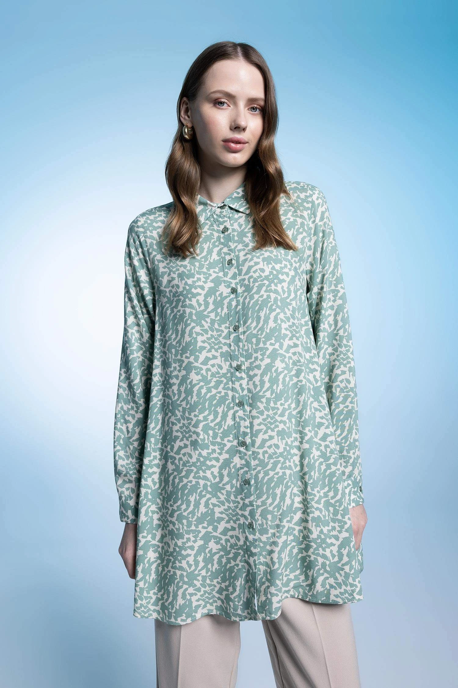 DeFacto Regular Fit Gömlek Yaka Baskılı Uzun Kollu Tunik 3 DeFacto Regular Fit Gömlek Yaka Baskılı Uzun Kollu Tunik