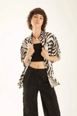 DeFacto Oversize Fit Zebra Desenli Kısa Kollu Gömlek