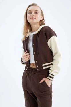 DeFacto Kolej Yaka Crop Bomber Ceket 14 DeFacto Kolej Yaka Crop Bomber Ceket -Tunik Style Z7400AZ 22WN BN1 04 01