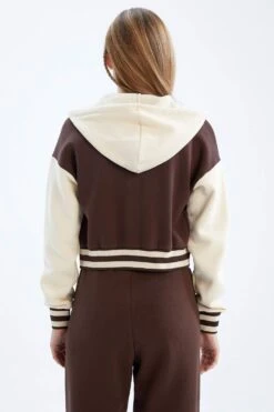 DeFacto Kolej Yaka Crop Bomber Ceket 16 DeFacto Kolej Yaka Crop Bomber Ceket -Tunik Style Z7400AZ 22WN BN1 06 01