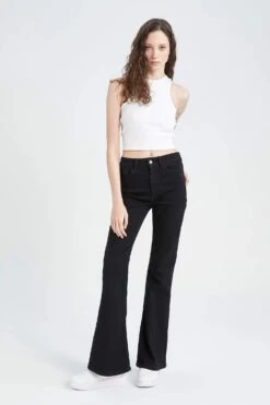 DeFacto İspanyol Paça Yüksek Bel Jean Pantolon 15 DeFacto İspanyol Paça Yüksek Bel Jean Pantolon -Tunik Style Z8621AZ 23SP NM40 04 01