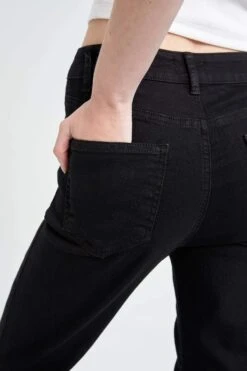 DeFacto İspanyol Paça Yüksek Bel Jean Pantolon 17 DeFacto İspanyol Paça Yüksek Bel Jean Pantolon -Tunik Style Z8621AZ 23SP NM40 06 01