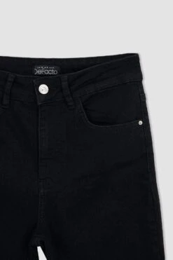 DeFacto İspanyol Paça Yüksek Bel Jean Pantolon 20 DeFacto İspanyol Paça Yüksek Bel Jean Pantolon -Tunik Style Z8621AZ 23SP NM40 09 01