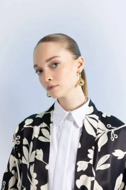 DeFacto Relax Fit Baskılı Saten Uzun Kollu Tunik -Tunik Style Z9638AZ 23SM BK81 04 02