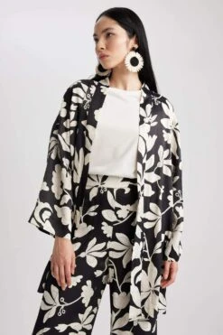 DeFacto Relax Fit Baskılı Saten Uzun Kollu Tunik -Tunik Style Z9638AZ 23SM BK81 07 04